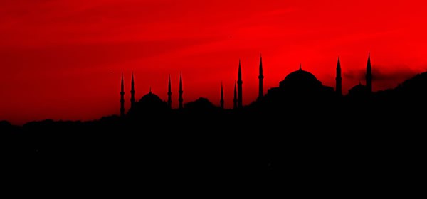 OLAĞANÜSTÜ BİR ŞEHİR : İSTANBUL